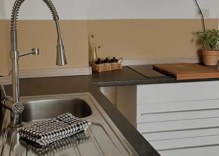 Privatunterkunft Gästezimmer In Der Innenstadt *